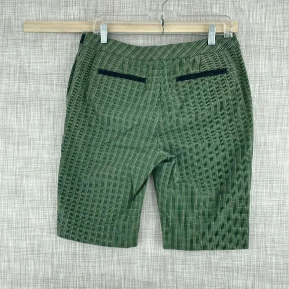 Annika Cutter & Buck Golf Shorts Womens 8 plaid green 2378 - Picture 3 of 8